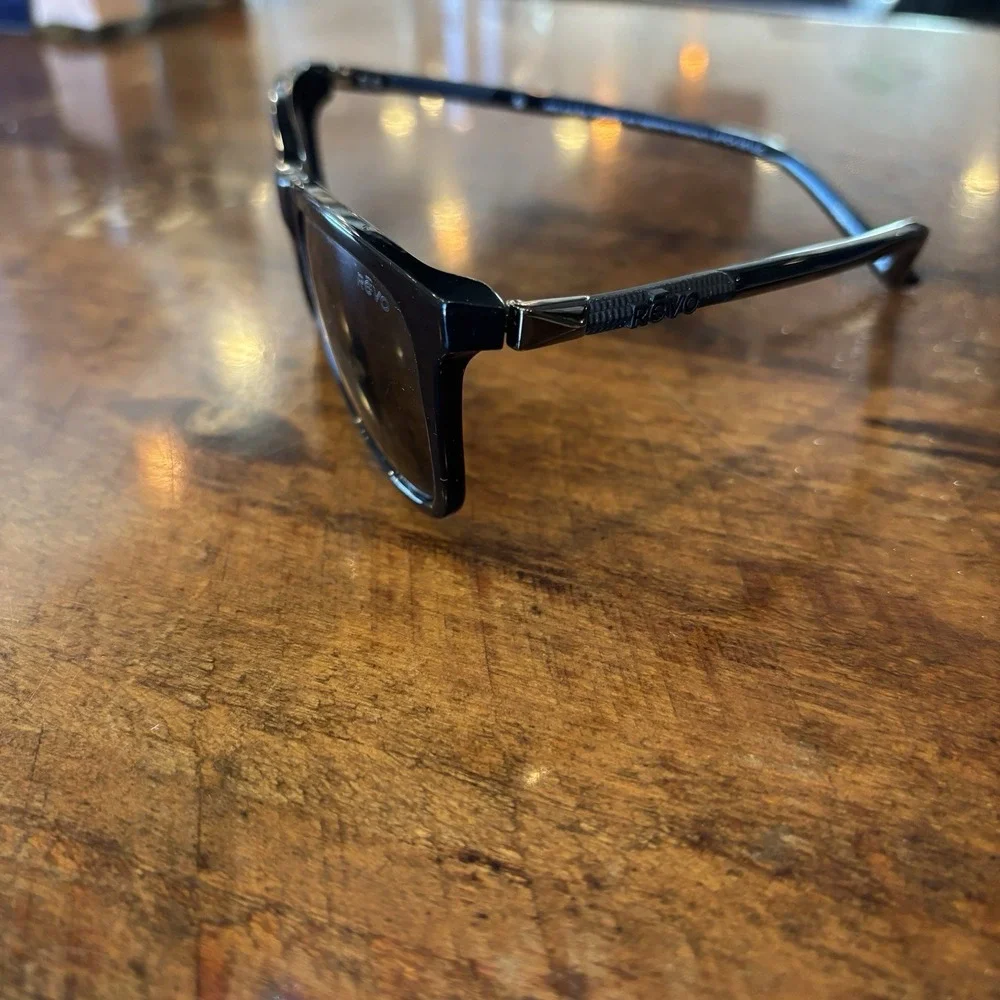REVO Jeep® COVE Black with frame POLARIZED  Sunglasses 1164 Sz 54-18-165 EUC